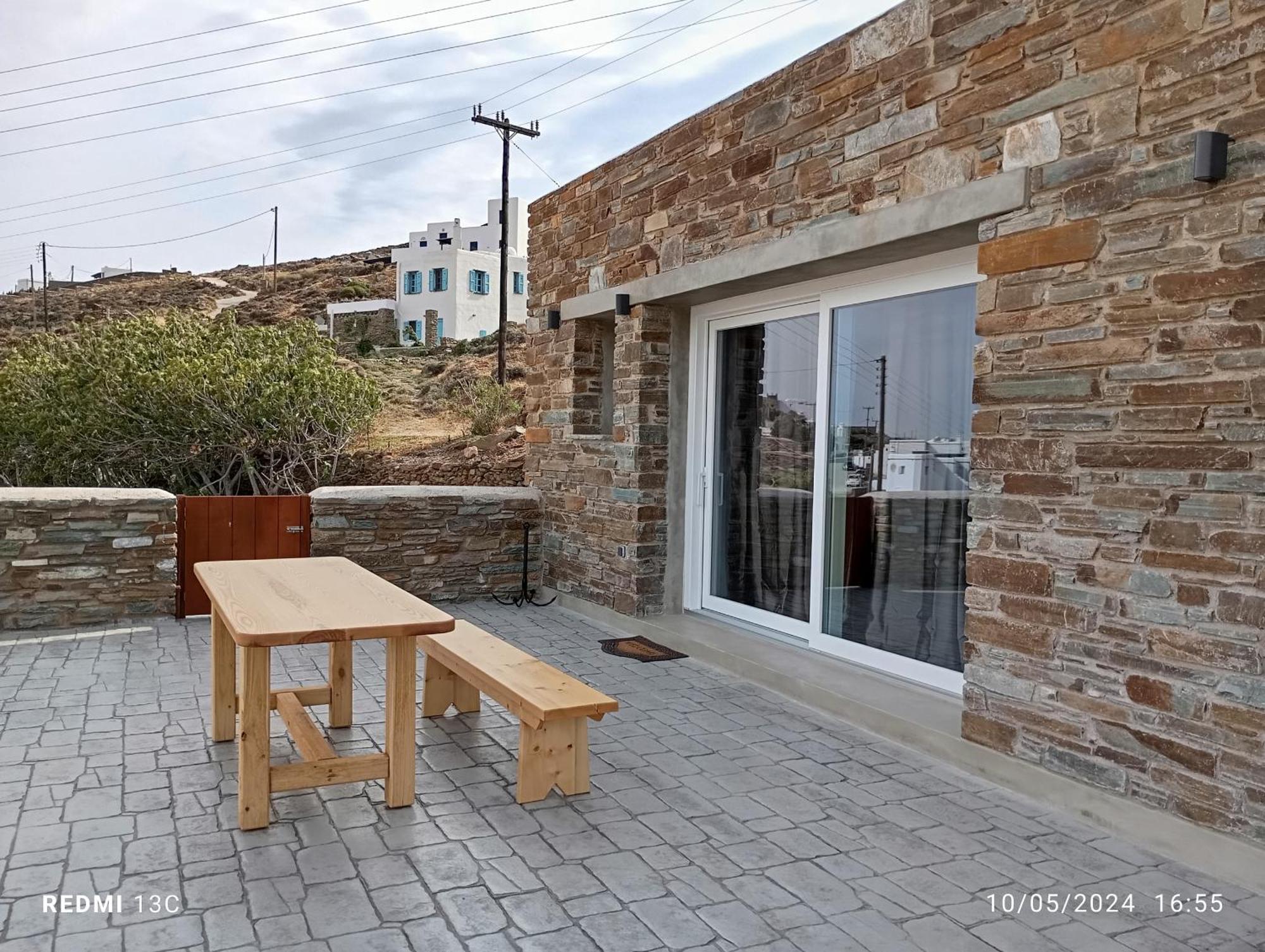Sea Melody Tinos 3 *